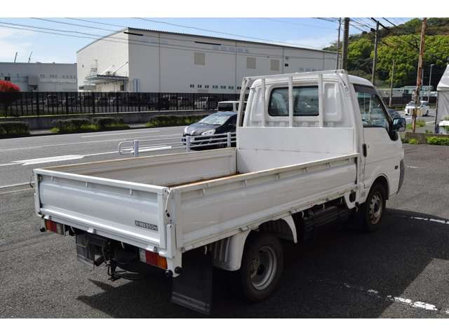 Mazda Bongo Truck 4