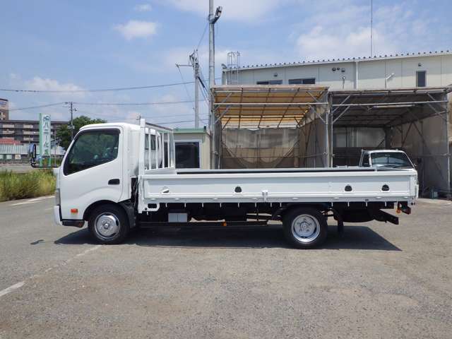 Hino Dutro 3