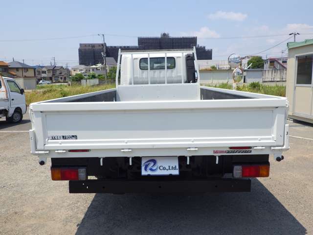 Hino Dutro 5