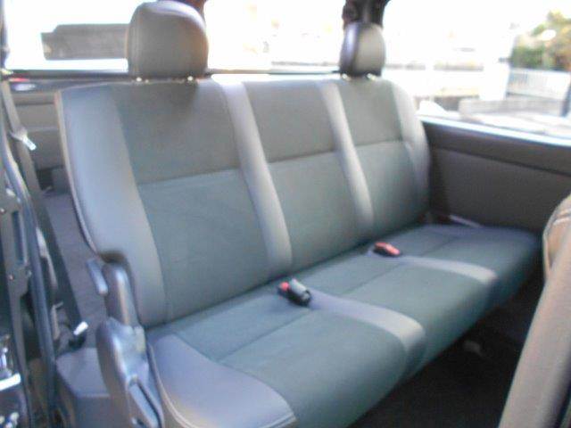 Toyota Hiace Van 12