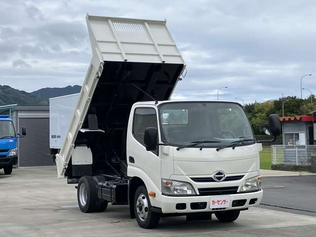 Hino Dutro 3
