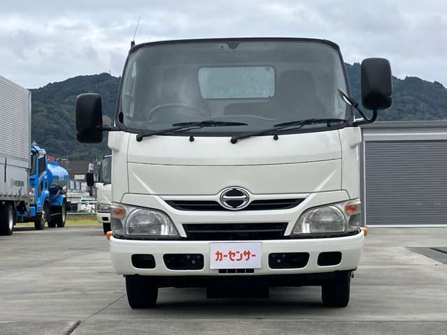 Hino Dutro 10