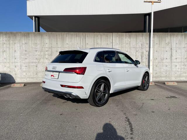 Audi SQ5 4