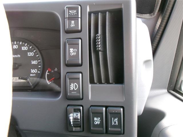 Isuzu Elf 8
