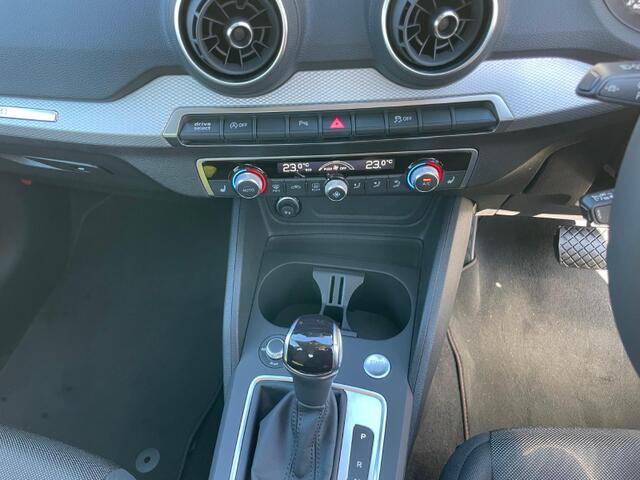 Audi Q2 11