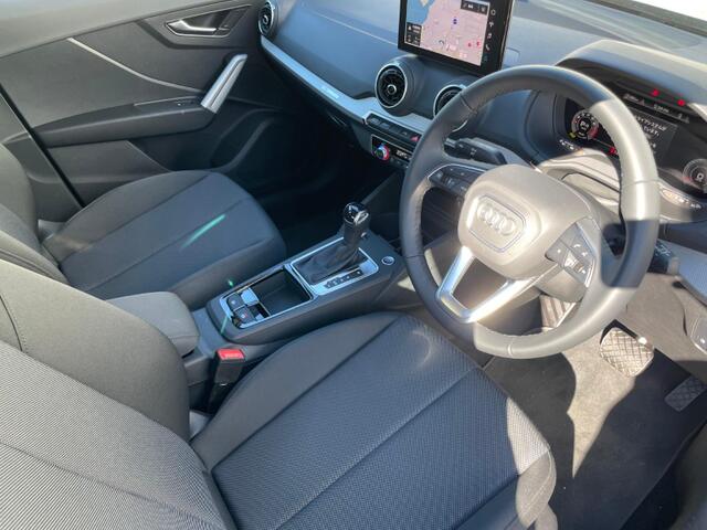 Audi Q2 8