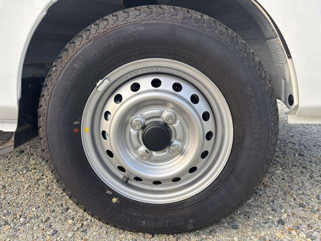 Nissan Clipper Truck 12