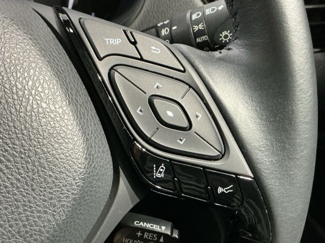 Toyota C-HR 11