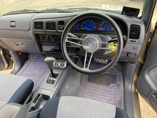Toyota Hilux 2