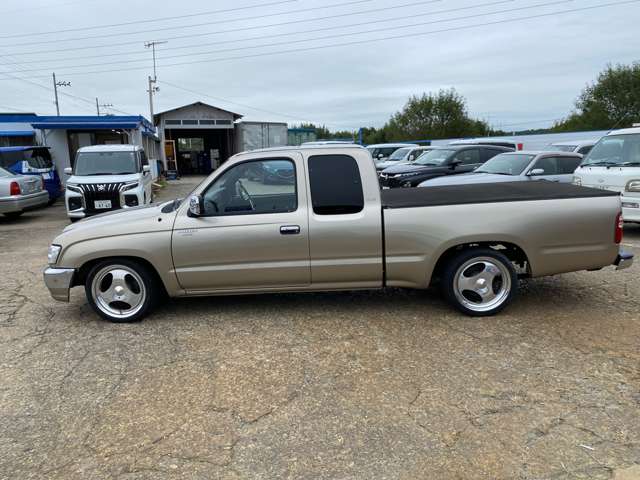 Toyota Hilux 9