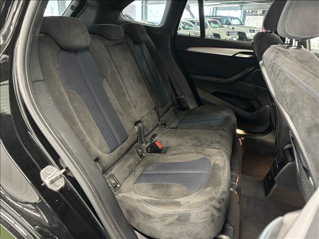 BMW X1 8