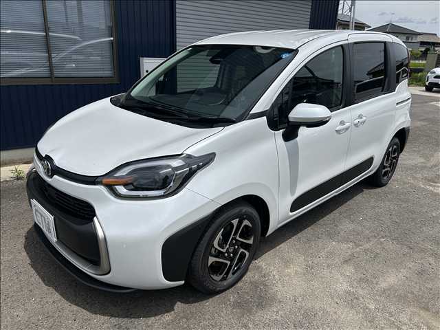 Toyota Sienta 9