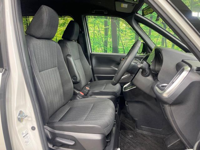 Toyota Voxy 8