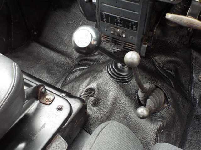 Mitsubishi Jeep 11