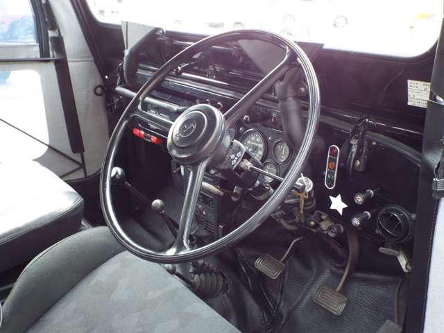 Mitsubishi Jeep 8
