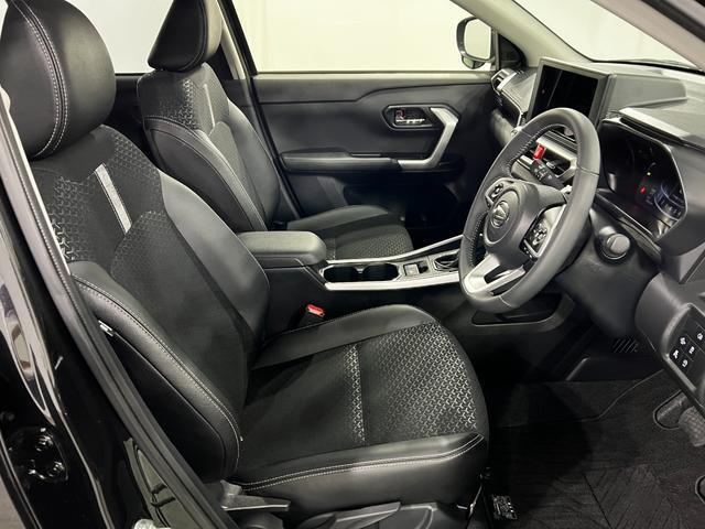Daihatsu Rocky 4