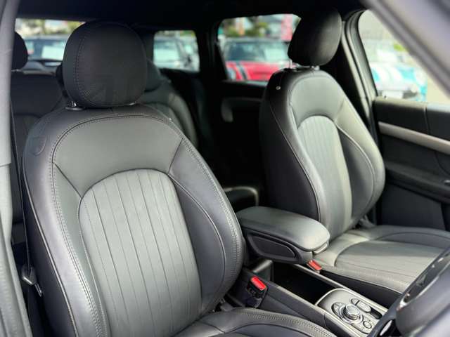 MINI Crossover 11