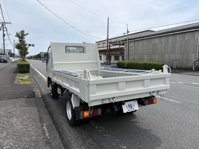 Hino Dutro 12