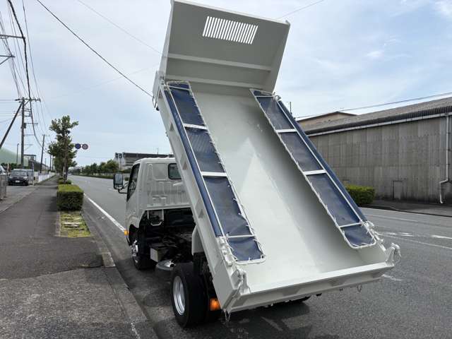Hino Dutro 5