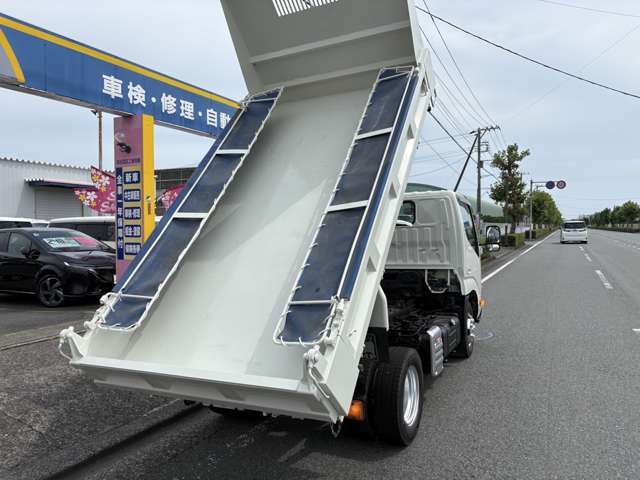 Hino Dutro 7