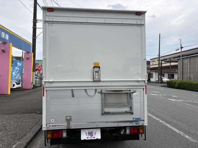 Isuzu Elf 5
