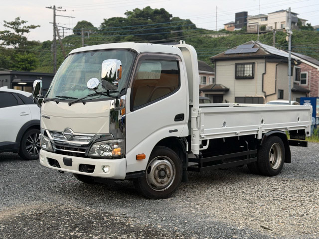 Hino Dutro 5