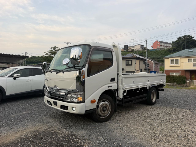 Hino Dutro 7