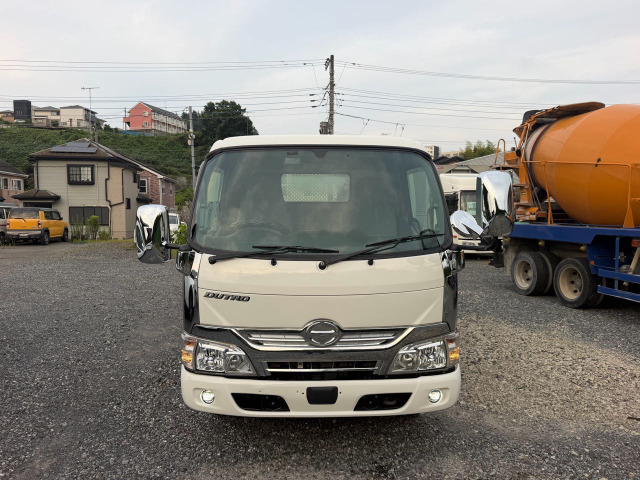 Hino Dutro 8