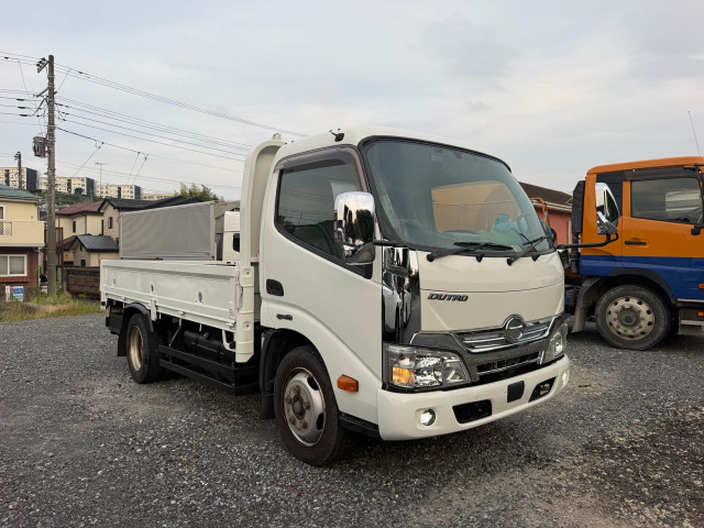 Hino Dutro 10
