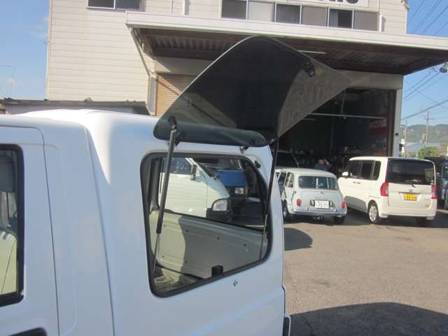 Daihatsu Midget II 12