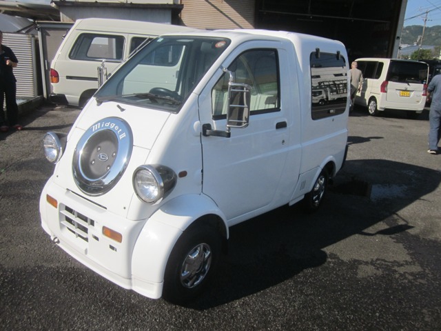 Daihatsu Midget II 2