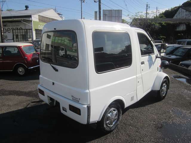 Daihatsu Midget II 7