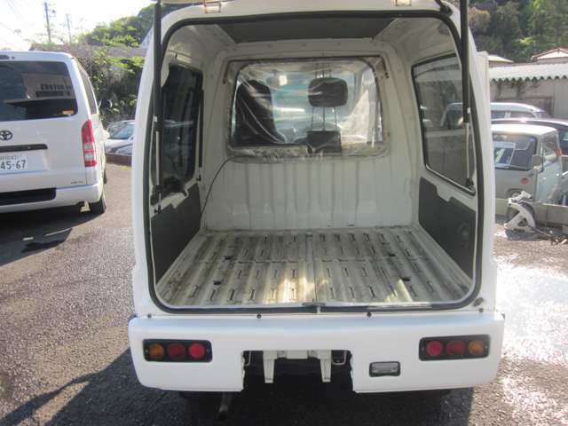 Daihatsu Midget II 9