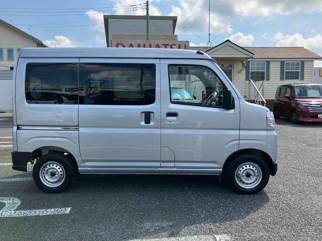 Daihatsu Hijet Cargo 4