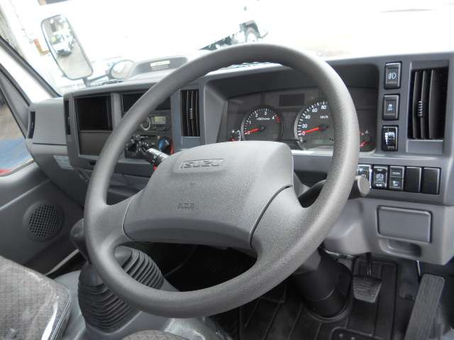 Isuzu Elf 11