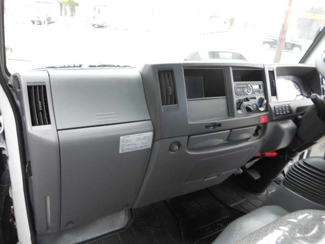 Isuzu Elf 12