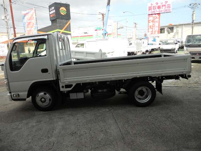 Isuzu Elf 4