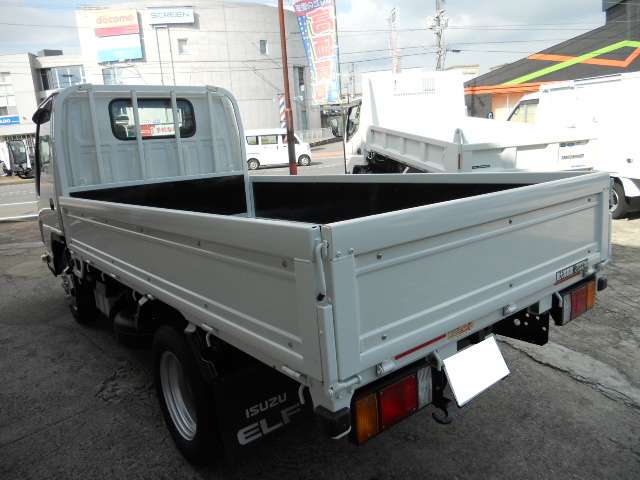 Isuzu Elf 6