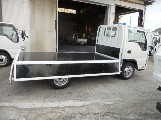 Isuzu Elf 9
