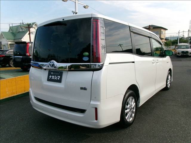 Toyota Noah 2