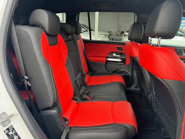 Mercedes-Benz GLB 12