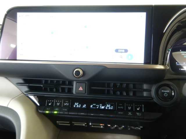 Toyota Crown Crossover 7