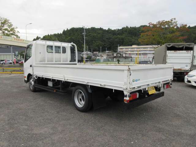 Hino Dutro 3