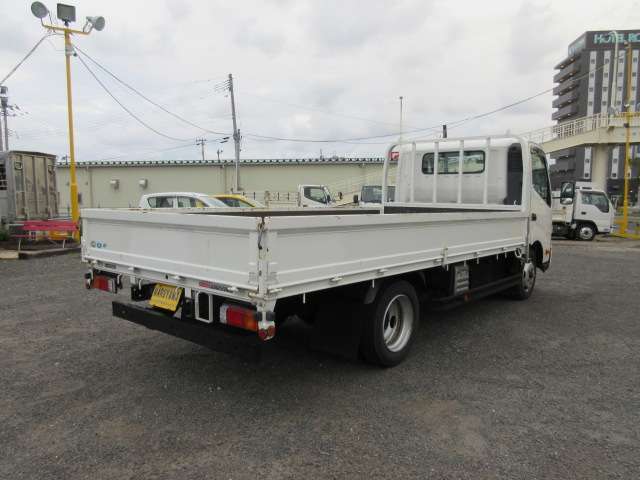 Hino Dutro 4
