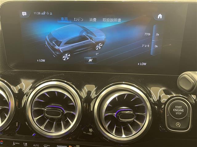 Mercedes-Benz GLA-Class 12