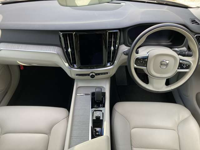 Volvo V60 Cross Country 2