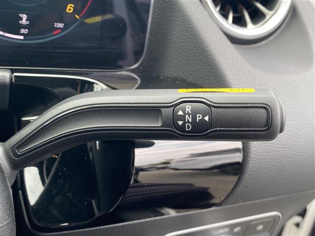 Mercedes-Benz GLA-Class 11