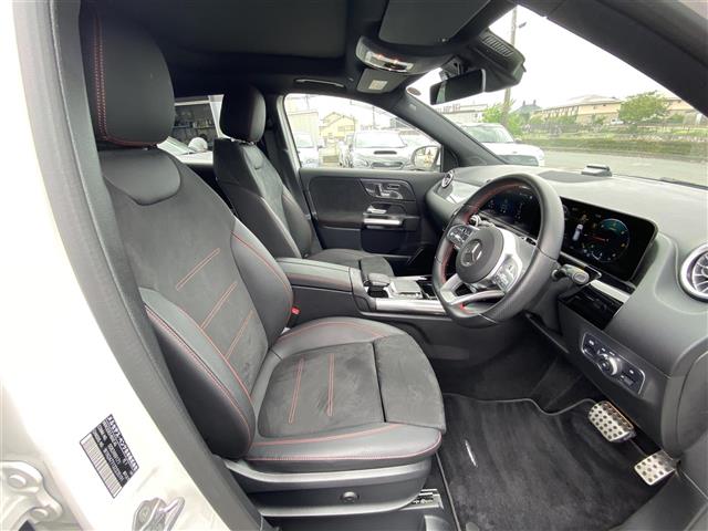 Mercedes-Benz GLA-Class 12