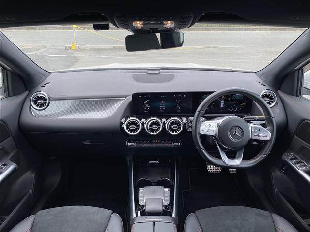 Mercedes-Benz GLA-Class 4