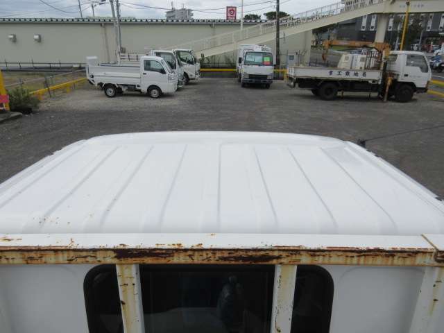 Hino Dutro 9
